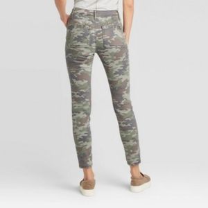 Knox Rose camo high rise skinny